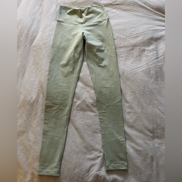 Aritzia | TnaLIFE Atmosphere Hi-Rise Legging in Faint Green - Size Medium - Picture 3 of 7